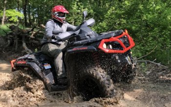 Jízda v terénu na ATV čtyřkolce