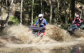 Jízda v terénu na ATV čtyřkolce