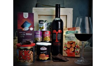 Dárková bedna s páčidlem pro muže s červeným vínem Pinot Noir Celá ČR