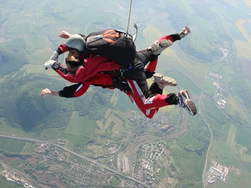 Tandemový seskok z 6 kilometrů