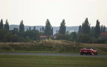 Jízda ve Ferrari 488 Spider na okruhu