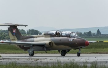 Zážitkový let stíhačkou L-29 Delfín