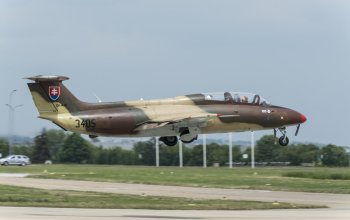 Zážitkový let stíhačkou L-29 Delfín