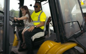 Autoškola pro děti od 5 let: Osobák + bagr