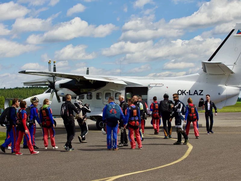 Tandemový seskok padákem