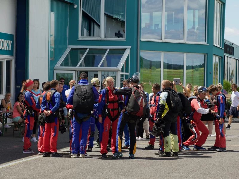 Tandemový seskok padákem