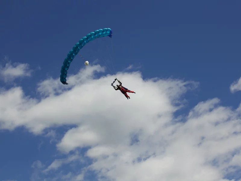 Tandemový seskok padákem
