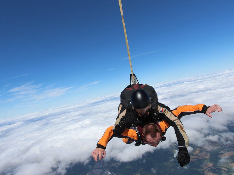 Tandemový seskok padákem