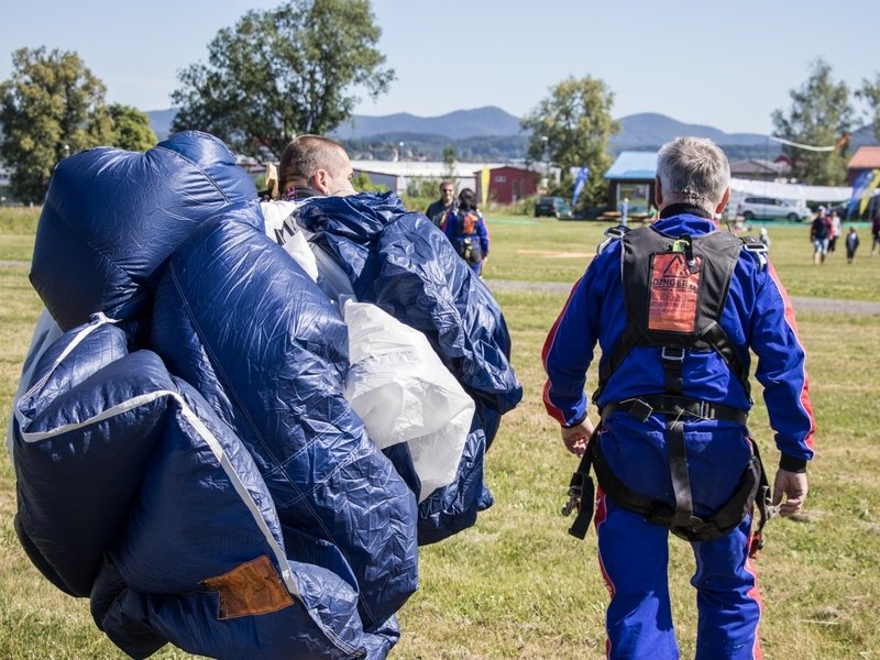 Tandemový seskok padákem