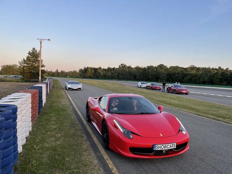 Jízda ve Ferrari 458 Italia na polygonu