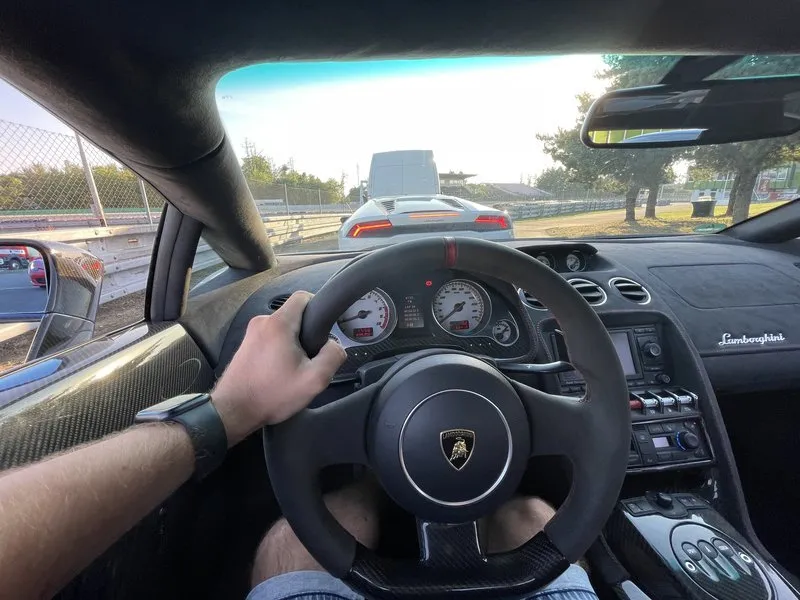 Jízda ve Ferrari 458 Italia na polygonu