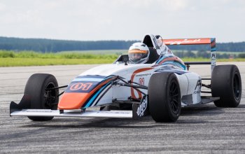 Atom Ariel vs. Formule F4 Mygale Vysočina