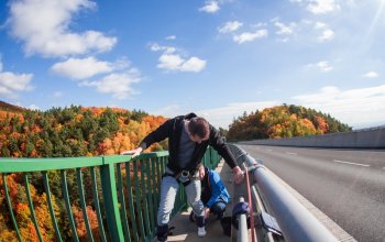 Bungee jumping z nejvyššího mostu ČR
