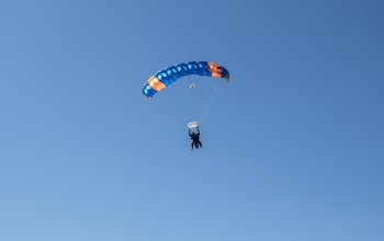 Tandemový seskok padákem