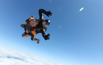 Tandemový seskok padákem