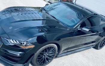 Jízda ve Ford Mustang Dark Horse 5.0 V8
