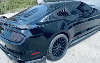 Jízda ve Ford Mustang Dark Horse 5.0 V8
