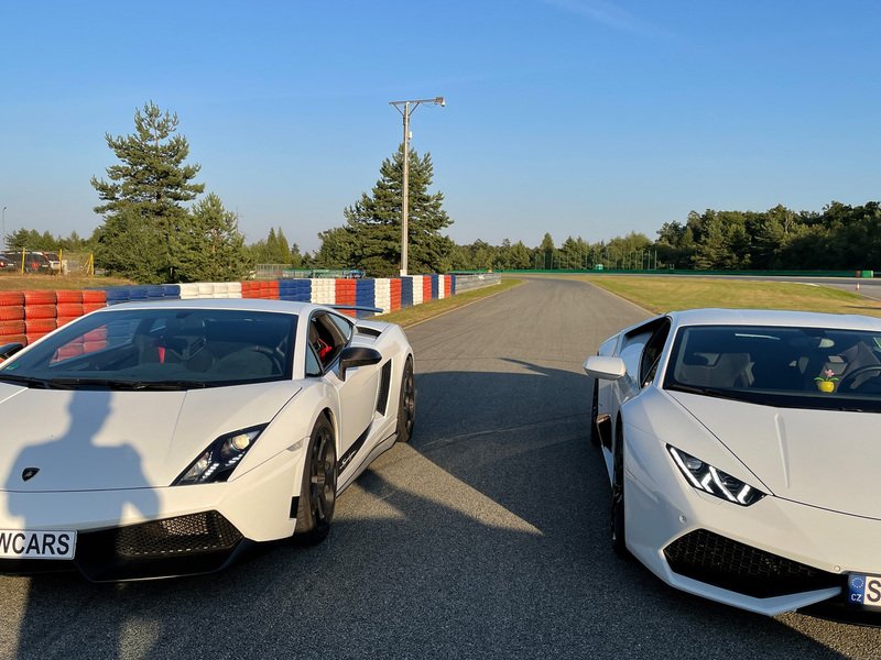 Jízda v Lamborghini na polygonu