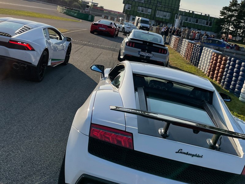 Jízda v Lamborghini na polygonu