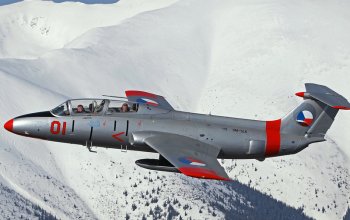 Zážitkový let ve stíhačce L-29 Delfín na Slovensku