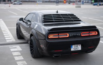 Zážitková jízda autem Dodge Challenger Praha