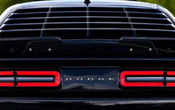 Zážitková jízda autem Dodge Challenger Praha