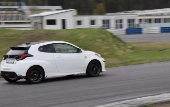 Jízda na okruhu v Toyota GR Yaris