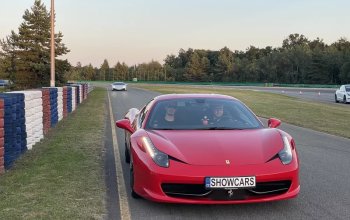 Jízda ve Ferrari 458 Italia na závodním okruhu