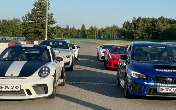 Jízda v Porsche 911 na závodním okruhu