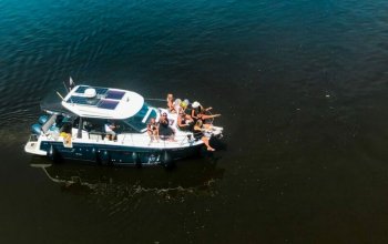 Soukromá plavba luxusní lodí po Vltavě: Praha