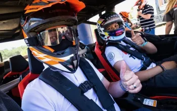 Rodinná jízda v buggy Can-am Maverick – dárek a zážitek