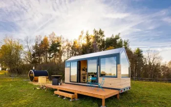 Glamping na pastvině na dvě noci - tinyhouse na Šumavě