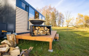Glamping na pastvině na dvě noci - tinyhouse na Šumavě