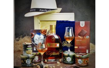 Dárková bedna s páčidlem pro muže s rumem Oliver's Exquisito 1995 Celá ČR