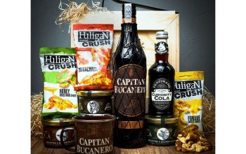 Dárková bedna s páčidlem pro muže s rumem Capitan Bucanero Elixir Dominicano 7y Celá ČR