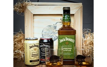Dárková bedna s páčidlem pro muže s whiskey Jack Daniel’s Apple Celá ČR