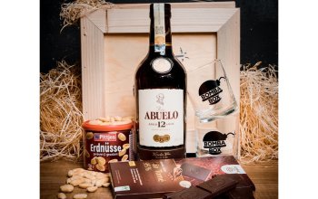 Dárková bedna s páčidlem pro muže s rumem Ron Abuelo 12y Celá ČR