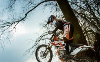 Motorky na trialové trati s mistrem ČR: Pardubický kraj