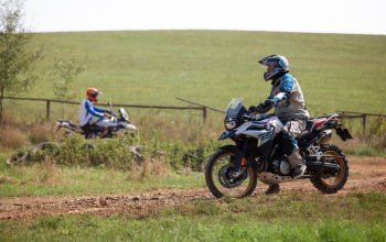 Motorky na trialové trati s mistrem ČR: Pardubický kraj