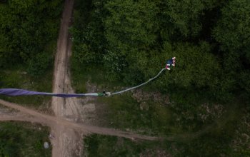 Bungee jumping z nejvyššího mostu ČR