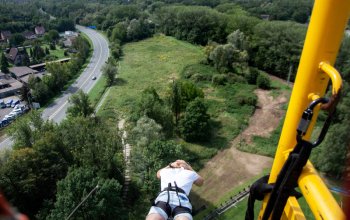 Bungee jumping až 110 metrů z jeřábu Praha