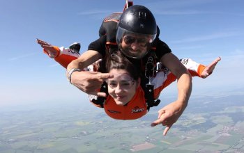 Tandemový seskok padákem