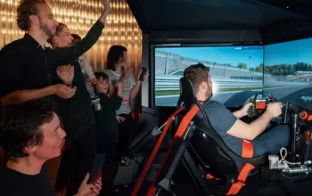 Profesionální simulátor závodních automobilů - WRC Rallye Car, GT3 nebo Formule 1