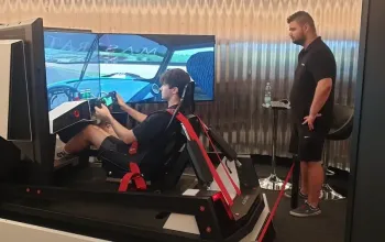 Profesionální simulátor závodních automobilů - WRC Rallye Car, GT3 nebo Formule 1