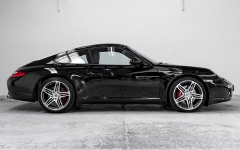 Jízda v Porsche 911 na závodním okruhu