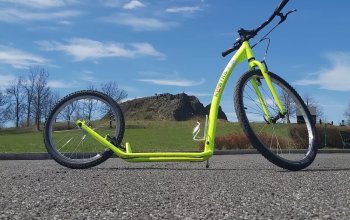 Sjezd na koloběžkách z Panské skály