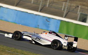 Atom Ariel vs. Formule F4 Mygale