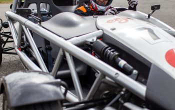 Atom Ariel vs. Formule F4 Mygale