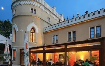 Luxusní noc s čtyřchodovou večeří v Chateau St. Havel