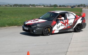 Závodní den se supersporty